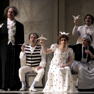 Dmitry Ulyanov (Don Basilio), Bruno De Simone (Bartolo), Serena Malfi (Rosina), Susana Cordón (Berta), Mario Cassi (Figaro) © Javier del Real / Teatro Real 