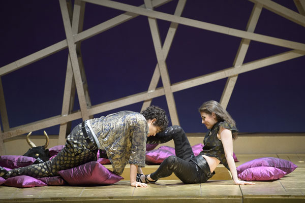 Gaëlle Arquez (Nerone), Naomi O'Connell (Poppea) © Monika Rittershaus