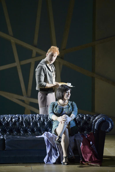 Martin Wölfel (Nutrice/Famigliare 3), Claudia Mahnke (Ottavia) © Monika Rittershaus